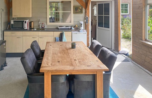 Tiendeveen House | Cozy home in Tiendeveen with WiFi