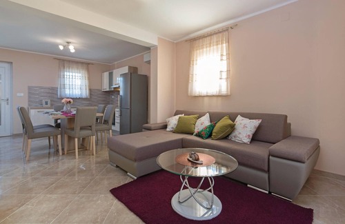 Barbariga House | Cozy home in Vodnjan with WiFi