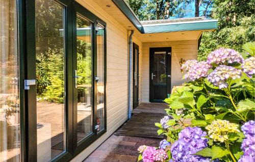 Vorden House | Cozy Home In Vorden With Kitchen
