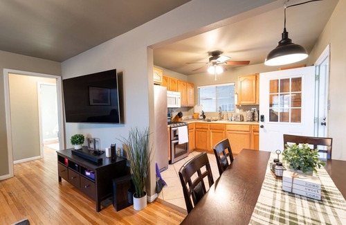 Norwalk House | Cozy Home Located Near LA and OC’s Best Attractions.