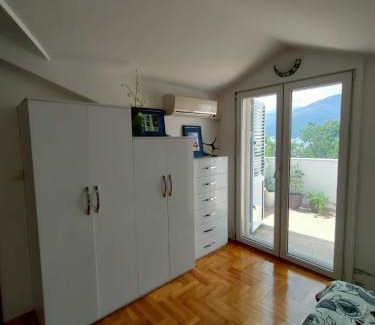 Donja Lastva Apartment | Cozy home