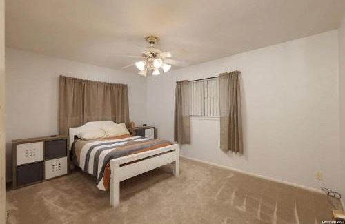 North San Antonio - SAT House | Cozy Home Near Airport,fast EV Charger & Theater