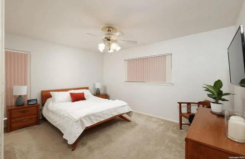 North San Antonio - SAT House | Cozy Home Near Airport,fast EV Charger & Theater