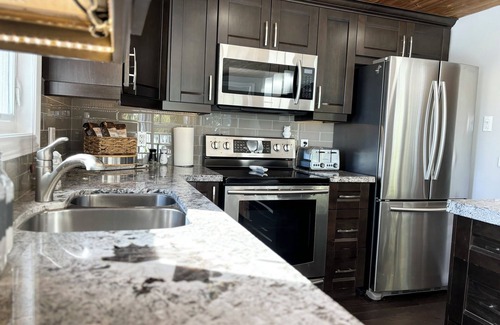 Fenelon Falls House | Cozy Home on Sturgeon Lake with Hot Tub
