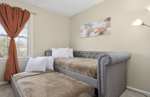 Norfolk - Virginia Beach House | Cozy Home!