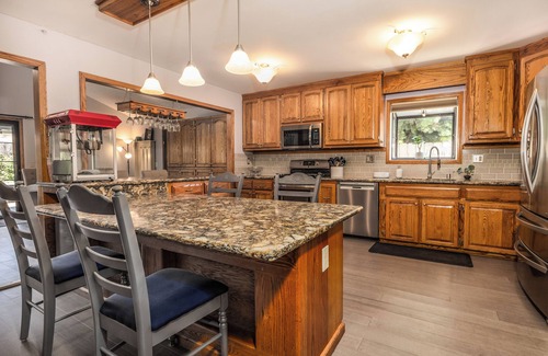 Poway Apartment | Cozy Home with Pool/Hot Tub-25 minutes to the Beach