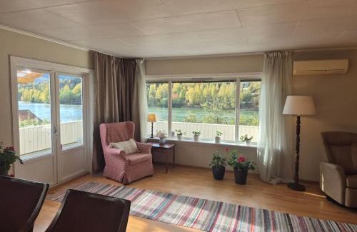 Faberg House | Cozy Home with Sauna, river views and 10 min from Hafjell and Lillehammer