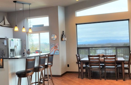 Ferndale House | Cozy Home with views of the San Juan's, Mt Baker, Salish Sea & Lummi Island