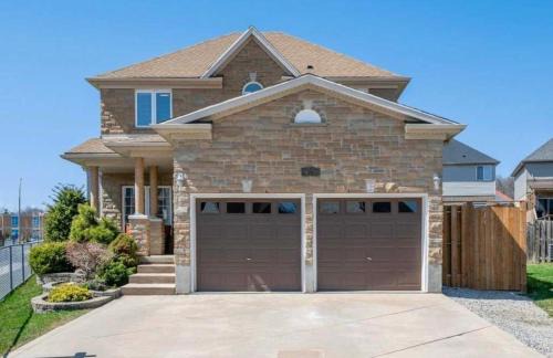 Grand River South House | Cozy Homestay Waterloo Airport II
