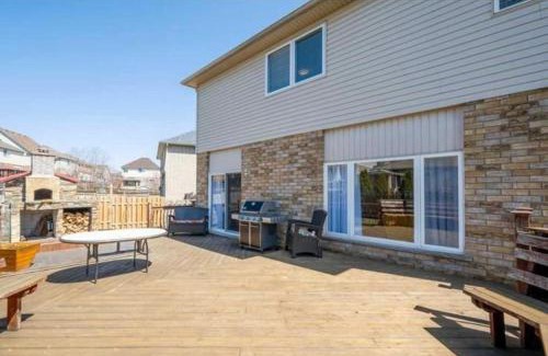 Grand River South House | Cozy Homestay Waterloo Airport II