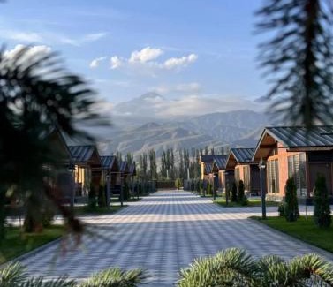 Cholpon-Ata Ski Chalet | Cozy house 7 min walk from beach