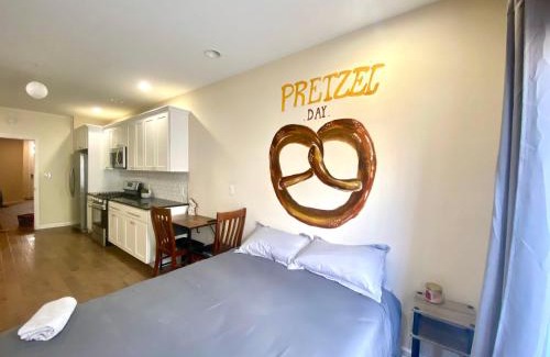 Newbold House | Cozy House at South Philly New Bold