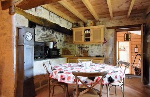 Bon-Encontre House | Cozy House in Lot with Pool and Terrace