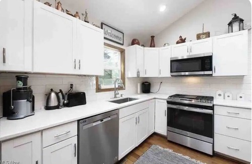 Medina House | Cozy house in Medina Close 71/77/271 close hinckley park and shopping.