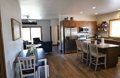 Spearfish House | Cozy house in quiet neighborhood, downtown in walking distance (1510)
