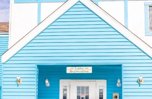 Williamsburg Hotel | Cozy House Inn & Suites By Marifah