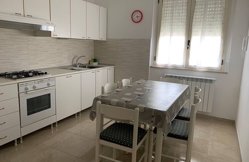 Termoli House | Cozy house nestled in the green countryside.