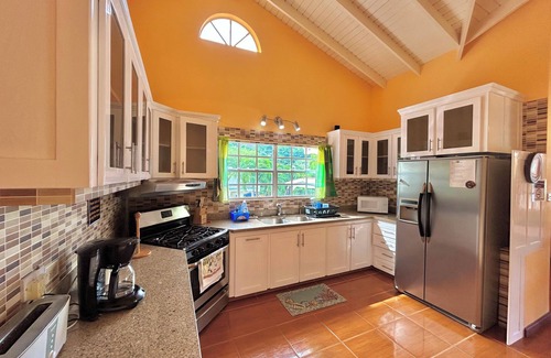 Union Vale House | Cozy house with beautiful sea view in Port Elizabeth