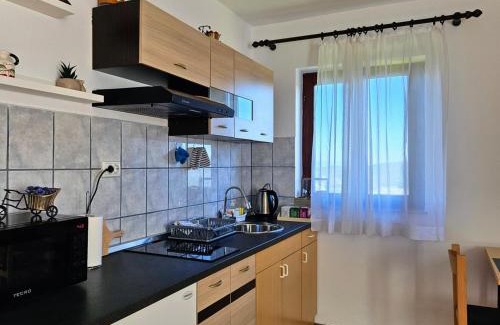 Poljanak House | Cozy House Zivko with Balcony