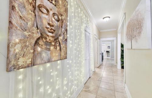 Hyde Park House | Cozy Hyde Park Home
