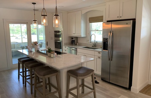 Chincoteague Cottage | Cozy island cottage with a Key West flair - CLOSEST TO THE BEACH!