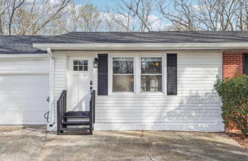 Kennesaw Apartment | Cozy Kennesaw Apartment Close to KSU with EV Plug In