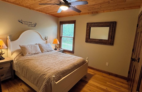 Decker Cabin | Cozy Kingston Cottage - 3-bedroom Lodge with AC, Peloton Bike, WiFi, and More