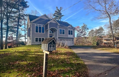 Unionville House | Cozy Lake Garda Home-Baby/Kid/Pet Friendly