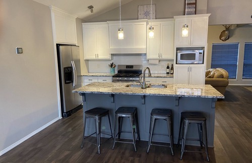 Wagoner House | Cozy lake home with fire pit at Fort Gibson Lake!