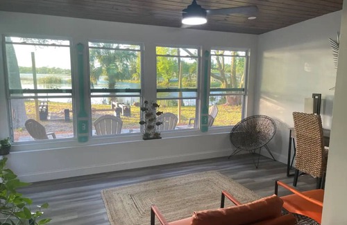 Deltona Lakes House | Cozy Lake house & fire pit!
