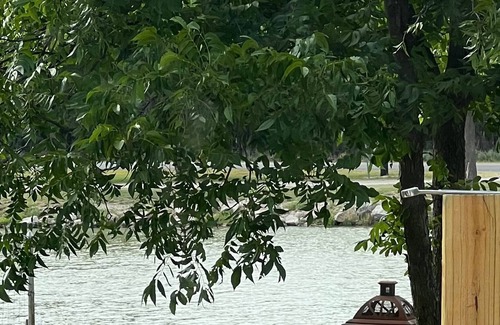 San Angelo House | Cozy Lake House