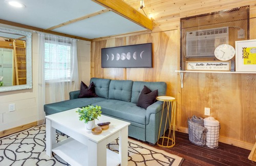Onalaska Cabin | Cozy Lake Livingston Cabin Rental - 2 Mi to Marina