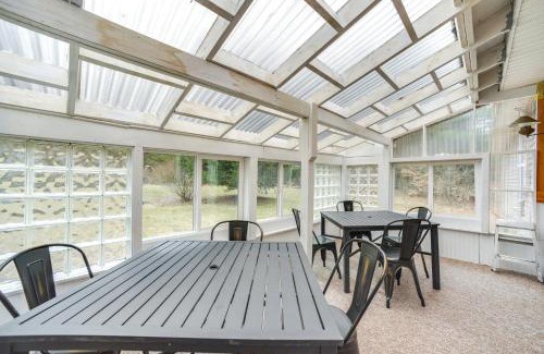 Lake Luzerne-Hadley House | Cozy Lake Luzerne Home - 1 Mi to Wayside Beach!