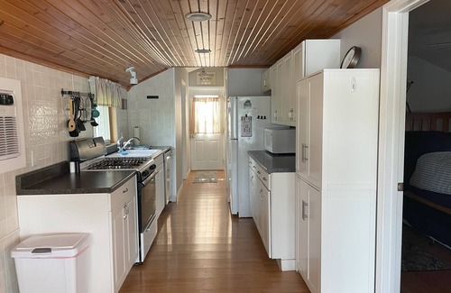 Fulton Cottage | Cozy Lakefront Cottage