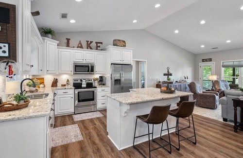 Arley House | Cozy lakefront home with beautiful views, fire pit & private dock.