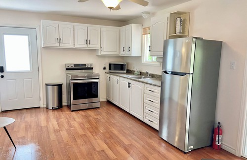 Kawartha Lakes Cottage | Cozy Lakeside Cottage on Lake Scugognn