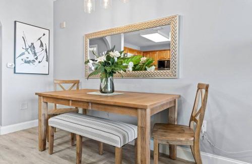 Florida Central Atlantic Coast Apartment | Cozy Lakeview Condo near Disney