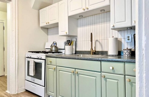 Lower Lawrenceville Apartment | Cozy Lawrenceville Flat.
