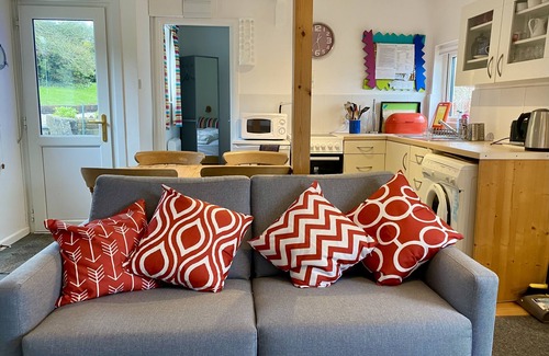 Trebetherick House | Cozy little bungalow - the perfect base for a beach/surfing holiday for 4 people