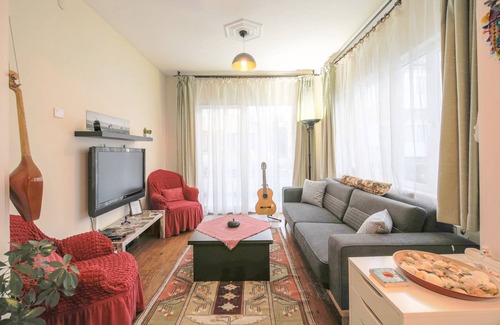 Bakırkoy Apartment | Cozy & Lovely in the City Center