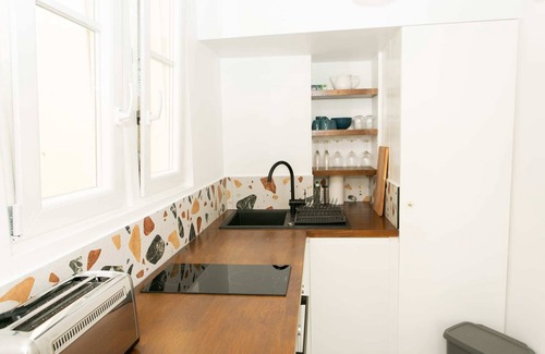 Les Iles Apartment | Cozy Marais Studio Next to the Seine - Pont Marie