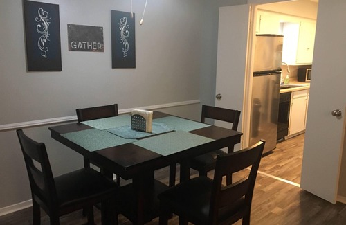 Van Apartment | Cozy Modern 1 Bed 1 Bath next to Park!