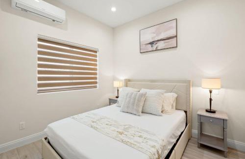 Mount Wilson House | Cozy Modern Home w Full Kitchen & Parking
