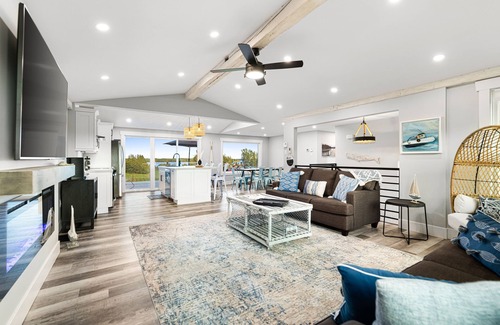 Cormierville Ski Chalet | Cozy & Modern Oceanview Cottage W/hot Tub