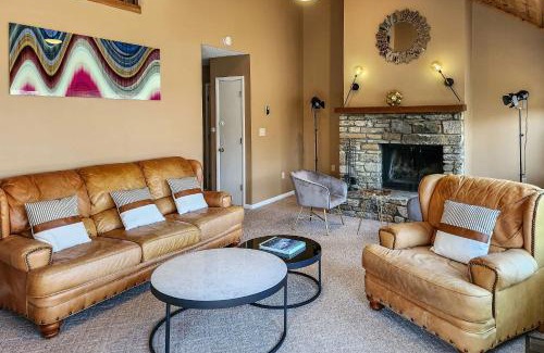 Lake Lure House | Cozy Mountain Home at Rumbling Bald Resort!
