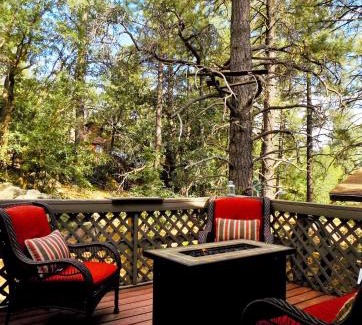 Flagstaff House | Cozy Mountain Home with Deck and Firepit-1 Mile from Downtown Flagstaff!