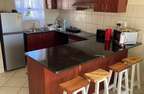 Marina da Gama Apartment | Cozy Muizenberg Holiday Home (near Surfers Corner Beach)