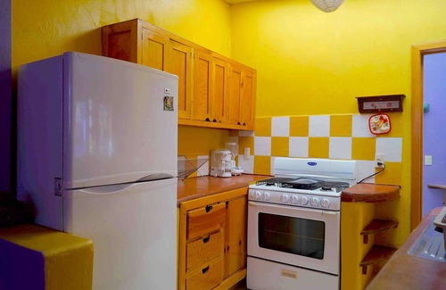 De Guadalupe House | Cozy Bungalow Close to Downtown & Pedestrian st