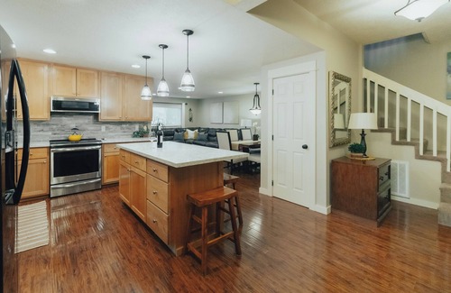 Carlton House | Cozy NW Getaway - Only 2 Blocks from Downtown