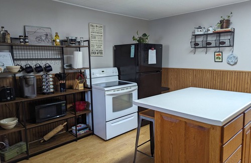 Fillmore County House | Cozy Oak Street Cottage